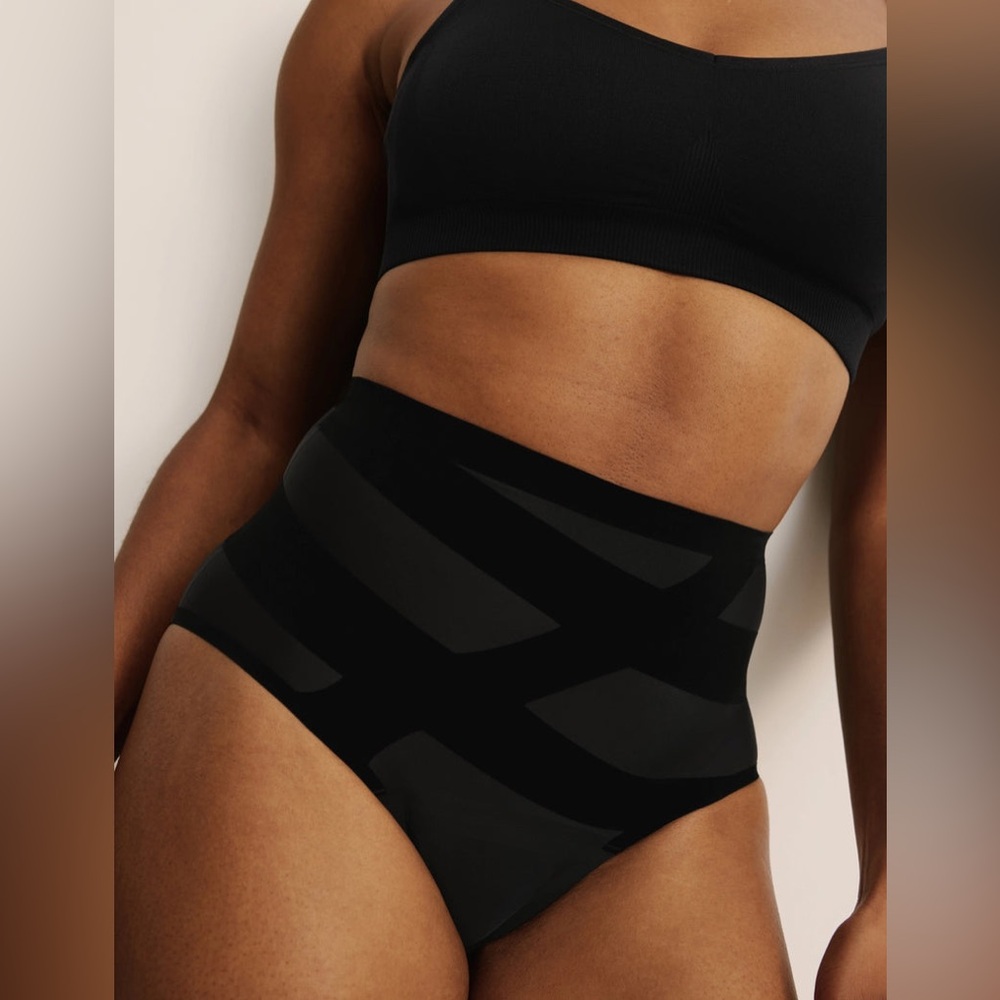 Knix Leakproof Postpartum High Rise Underwear
